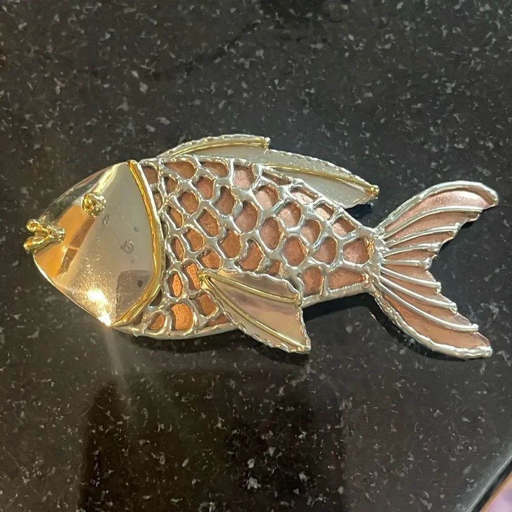 Beautiful handmade brooch or pendant. Great workmanship.